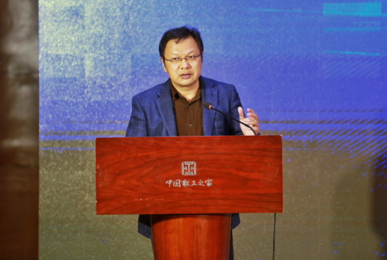 曾钫：搭建脱贫攻坚公益平台 助力全面建成小康社会