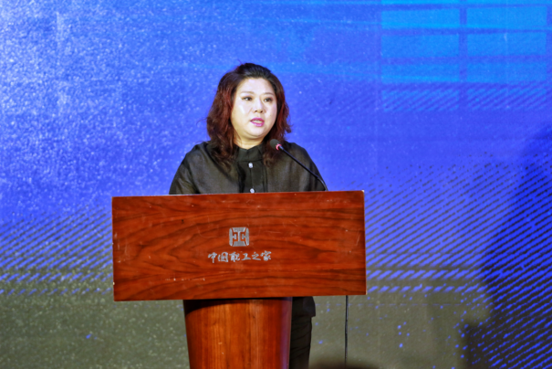 赵月月：助力脱贫攻坚 “新”“心”一网情深