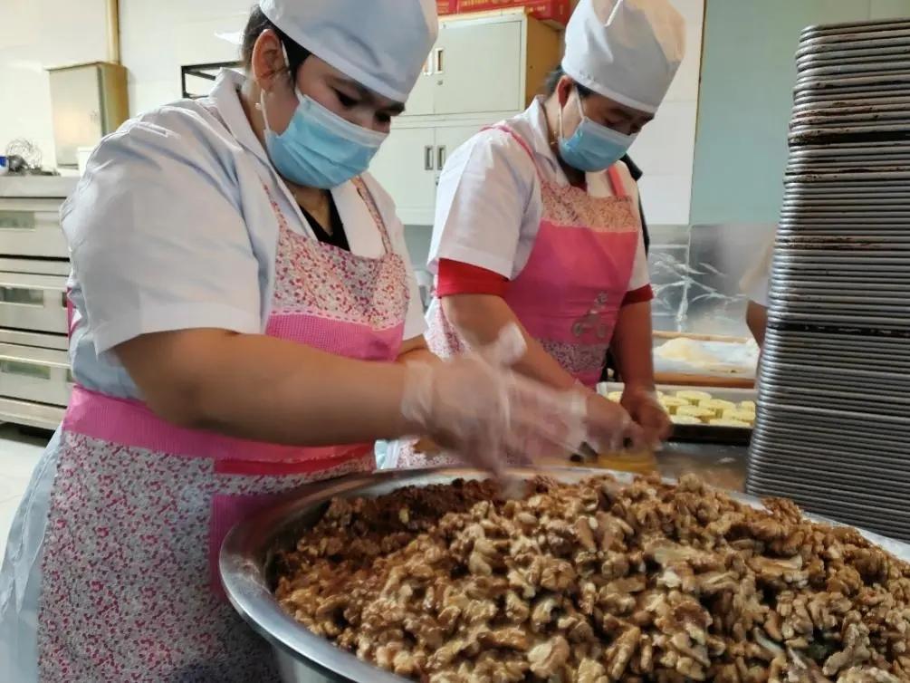 月饼何以成为新疆和田人的日常点心？开云入口(图4)